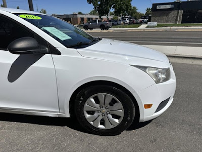 2013 Chevrolet Cruze LS AUTOMATIC!