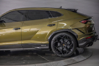 2024 Lamborghini Urus Performante