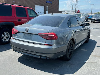 2017 Volkswagen Passat R-Line w/Comfort Pkg