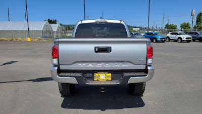 2022 Toyota Tacoma 4WD SR