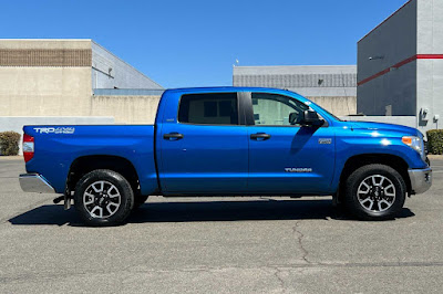 2016 Toyota Tundra SR5 CrewMax 5.7L V8 6-Spd AT