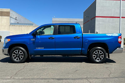 2016 Toyota Tundra SR5 CrewMax 5.7L V8 6-Spd AT