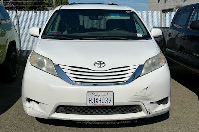 2016 Toyota Sienna LE