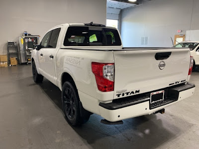 2023 Nissan Titan SV