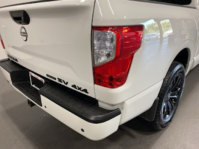 2023 Nissan Titan SV