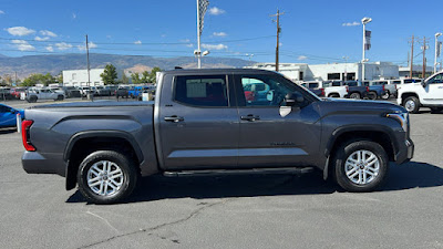 2022 Toyota Tundra 4WD SR5