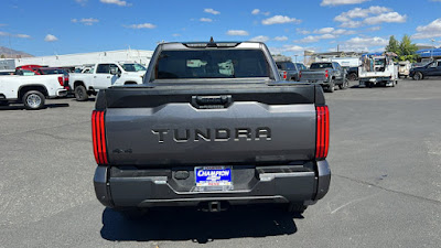 2022 Toyota Tundra 4WD SR5