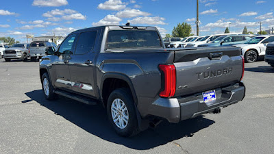 2022 Toyota Tundra 4WD SR5