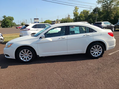 2011 Chrysler 200 Touring FWD