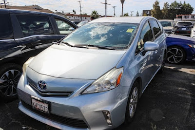 2012 Toyota Prius v Two