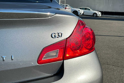 2011 INFINITI G37 Journey