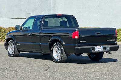 2003 Chevrolet S-10 LS Ext Cab 123 WB