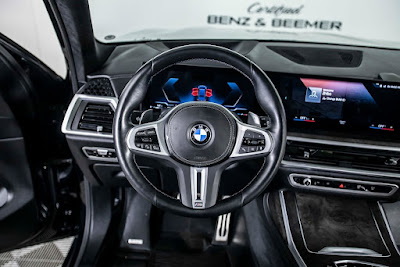 2023 BMW X7 M60i