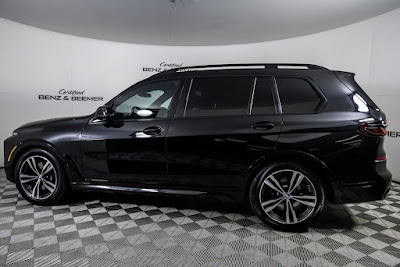 2023 BMW X7 M60i