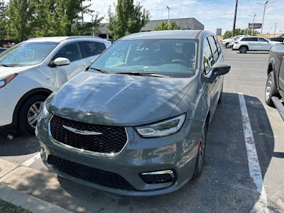 2022 Chrysler Pacifica Hybrid Touring L