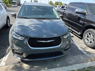 2022 Chrysler Pacifica Hybrid Touring L