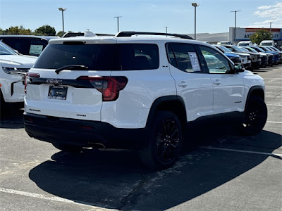 2022 GMC Acadia SLE