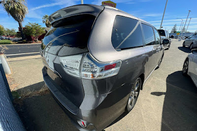 2015 Toyota Sienna SE Premium