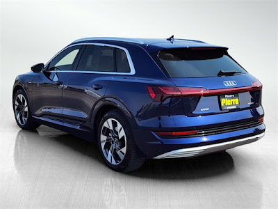 2022 Audi e-tron Premium Plus