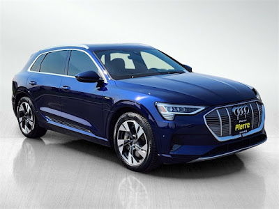 2022 Audi e-tron Premium Plus