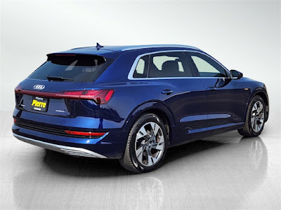 2022 Audi e-tron Premium Plus