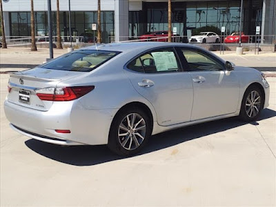 2016 Lexus ES 300h