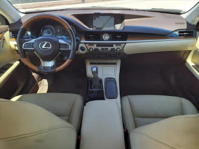 2016 Lexus ES 300h