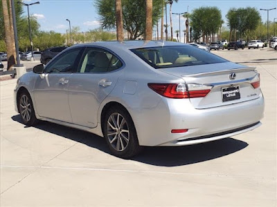 2016 Lexus ES 300h