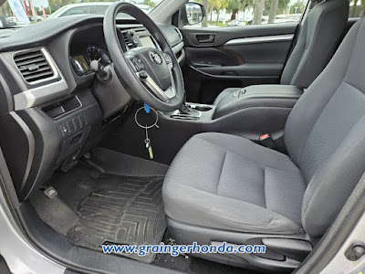 2015 Toyota Highlander LE