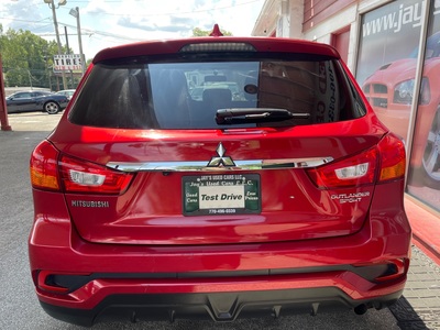 2019 Mitsubishi OUTLANDER ES