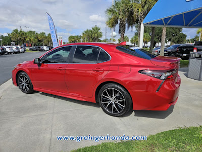 2023 Toyota Camry SE