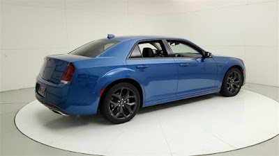 2022 Chrysler 300 Touring