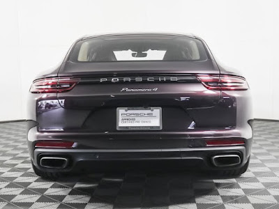 2018 Porsche Panamera 4