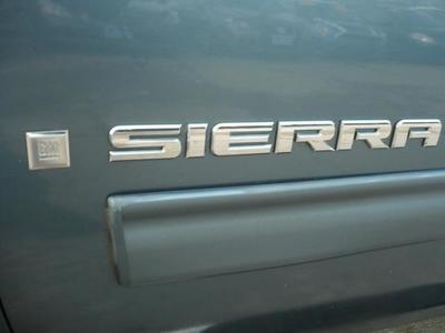 2007 GMC Sierra 1500 SLE Crew Cab 4x4 Truck