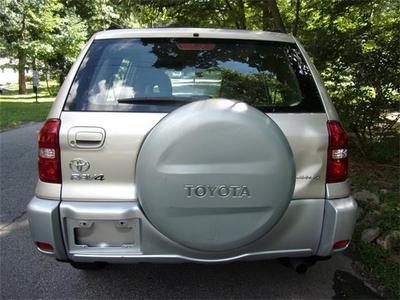 2004 Toyota RAV4 SUV